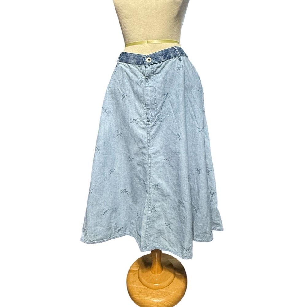 VINTAGE Liz Wear Jean A-Line Skirt Size 14 90s Y2K Light Wash Floral Stitch